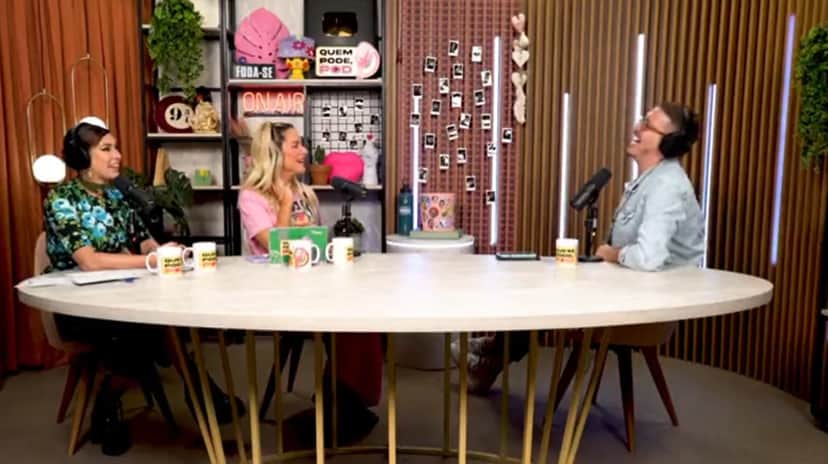 O comediante com as apresentadoras Giovanna Ewbank e Fernanda Paes Leme O comediante com as apresentadoras Giovanna Ewbank e Fernanda Paes Leme
