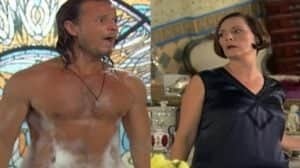 Chocolate com Pimenta - Jezebel (Elizabeth Savala) dá flagra em Timóteo (Marcello Novaes) peladão na sua casa e toma atitude chocante (Foto: Reprodução / Globo / Montagem TV Foco) Chocolate com Pimenta - Jezebel (Elizabeth Savala) dá flagra em Timóteo (Marcello Novaes) peladão na sua casa e toma atitude chocante (Foto: Reprodução / Globo / Montagem TV Foco)