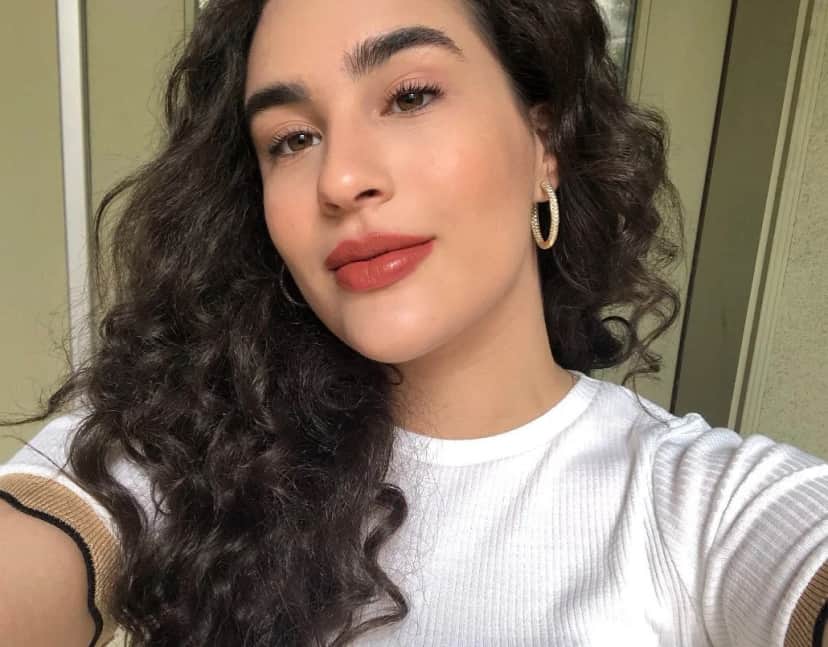 Livian Aragão, filha do famoso Renato Aragão, o Didi, cresceu e se tornou uma das mulheres mais lindas do Brasil, com corpão de cair o queixo - Foto Reprodução Livian Aragão, filha do famoso Renato Aragão, o Didi, cresceu e se tornou uma das mulheres mais lindas do Brasil, com corpão de cair o queixo - Foto Reprodução