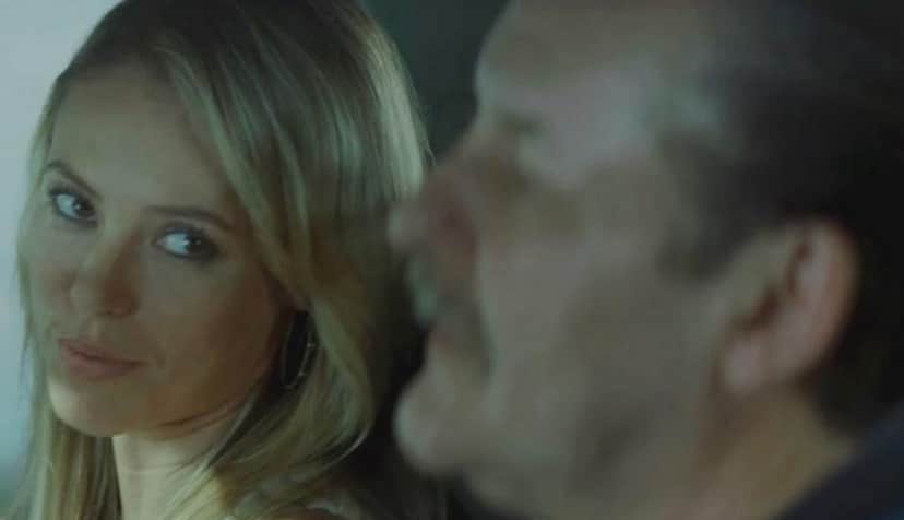 Paolla Oliveira no carro, ao lado de Antonio Calloni, em cena da série Assédio (Reprodução/ Globoplay) Paolla Oliveira no carro, ao lado de Antonio Calloni, em cena da série Assédio (Reprodução/ Globoplay)