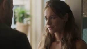 Em 'Cara e Coragem', Pat (Paolla Oliveira) pergunta a Moa (Marcelo Serrado) o que ele sente por ela (Foto: Reprodução / Globo) Em 'Cara e Coragem', Pat (Paolla Oliveira) pergunta a Moa (Marcelo Serrado) o que ele sente por ela (Foto: Reprodução / Globo)
