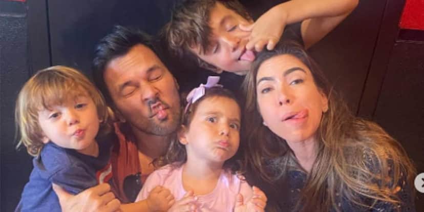 Patrícia Abravanel ao lado dos filhos e Fábio Fária - Foto: Reprodução Patrícia Abravanel ao lado dos filhos e Fábio Fária - Foto: Reprodução