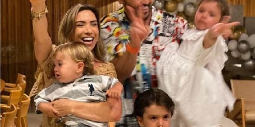 A filha de Silvio Santos em foto rara ao lado de toda a família - Foto: Reprodução A filha de Silvio Santos em foto rara ao lado de toda a família - Foto: Reprodução