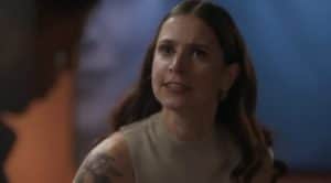Em 'Cara e Coragem', Regina (Mel Lisboa) exige que Leo (Ícaro Silva) continue com o apartamento e fique com cargo na SG (Foto: Reprodução / Globo) Em 'Cara e Coragem', Regina (Mel Lisboa) exige que Leo (Ícaro Silva) continue com o apartamento e fique com cargo na SG (Foto: Reprodução / Globo)