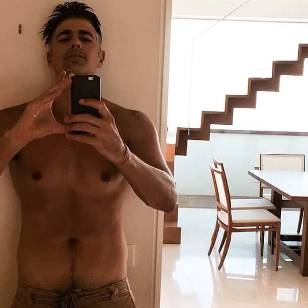 O galã mais lindo da Globo se assumiu após fim do casamento e já falou abertamente sobre sua sexualidade - Foto Reprodução