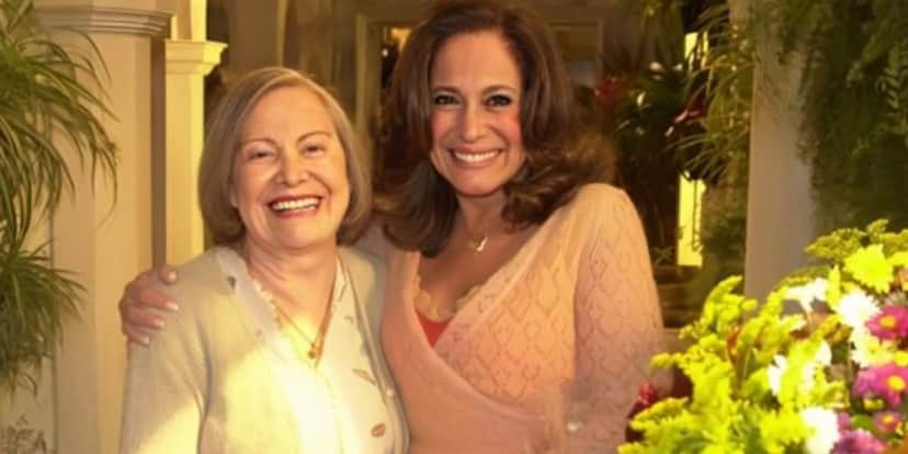 http://tvfoco.uai.com.br/wp-content/uploads/2015/05/Daniela-Mercury.jpg
