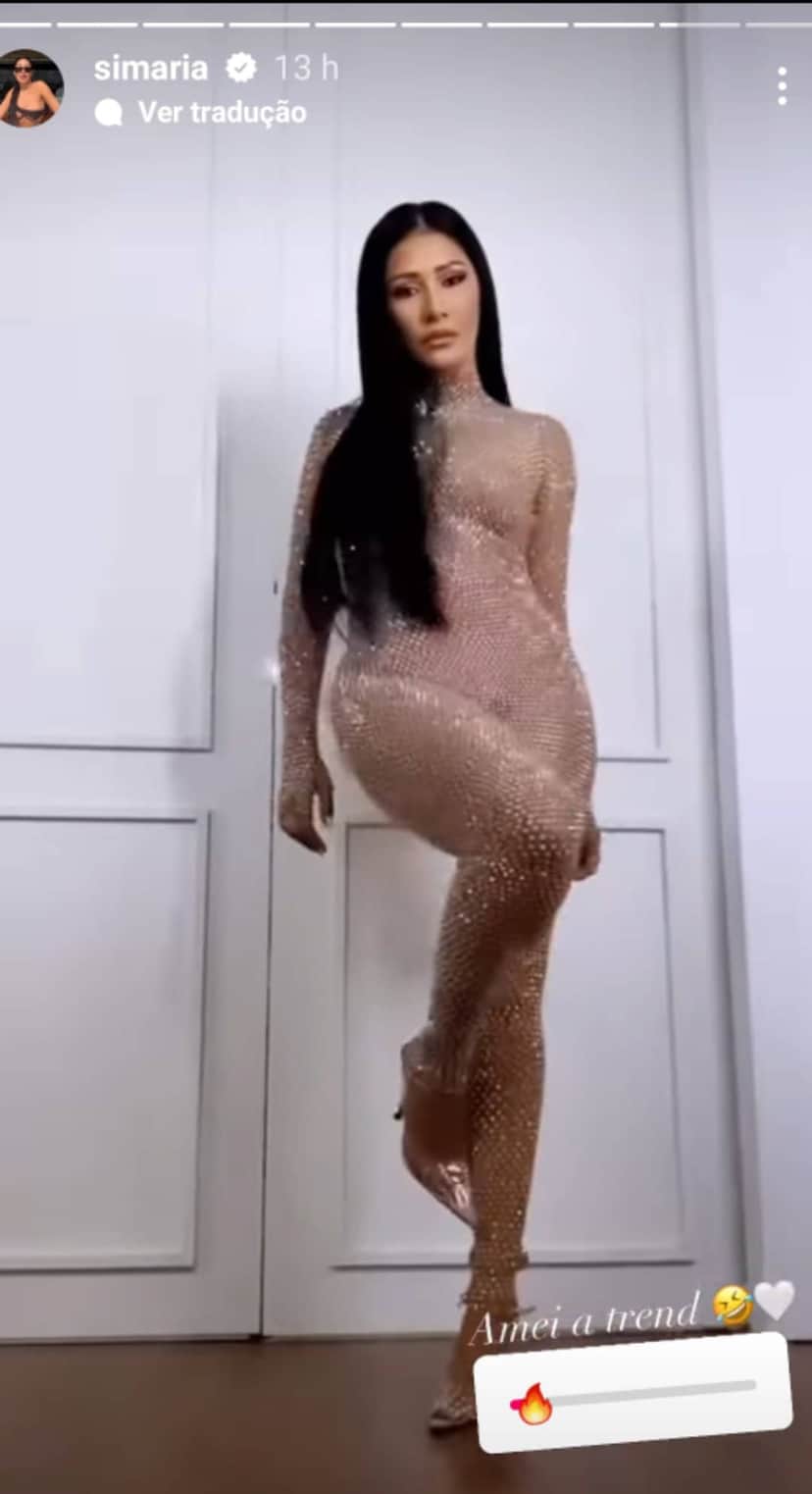 Simaria surge com look transparente brilhante e quase revelou demais das partes íntimas - Foto Reprodução Instagram Simaria surge com look transparente brilhante e quase revelou demais das partes íntimas - Foto Reprodução Instagram