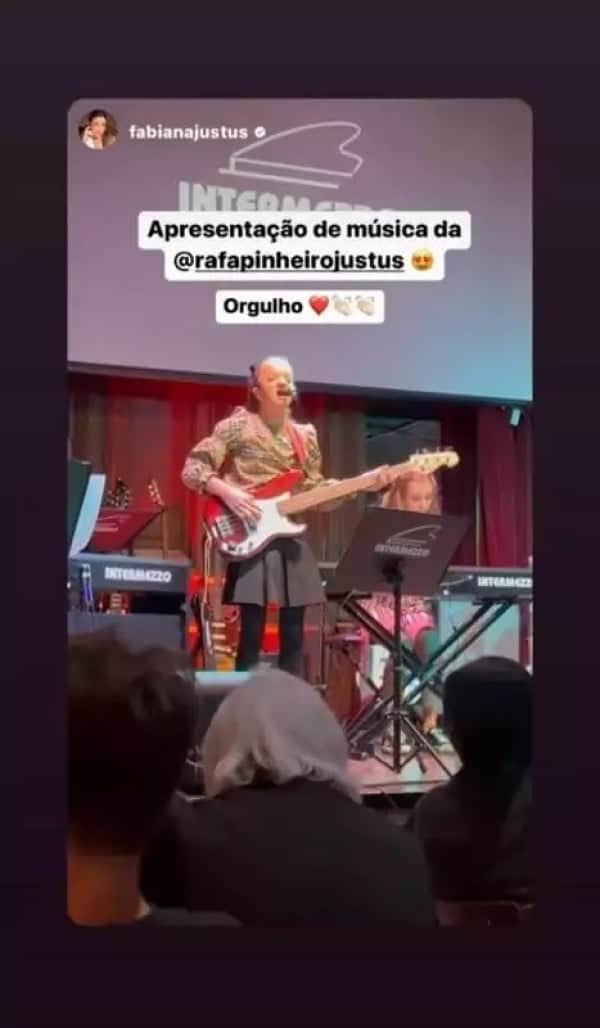 Rafaella Justus em apresentação musical (Foto: Reprodução/Instagram) Rafaella Justus em apresentação musical (Foto: Reprodução/Instagram)