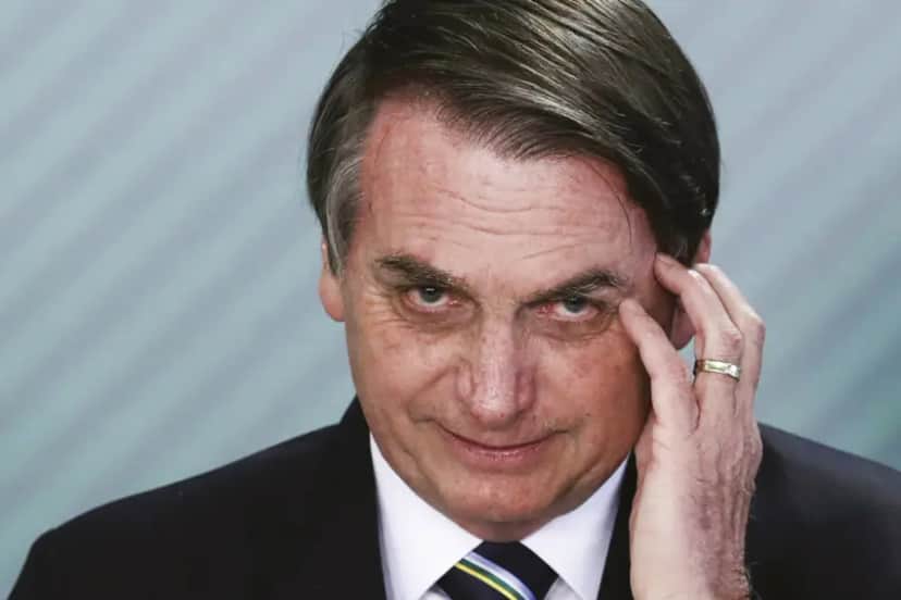 O presidente Jair Bolsonaro, deu a Gusttavo Lima sigilo de 100 anos em cachê de valor milionário, segundo informações de famoso site - Foto Reprodução
