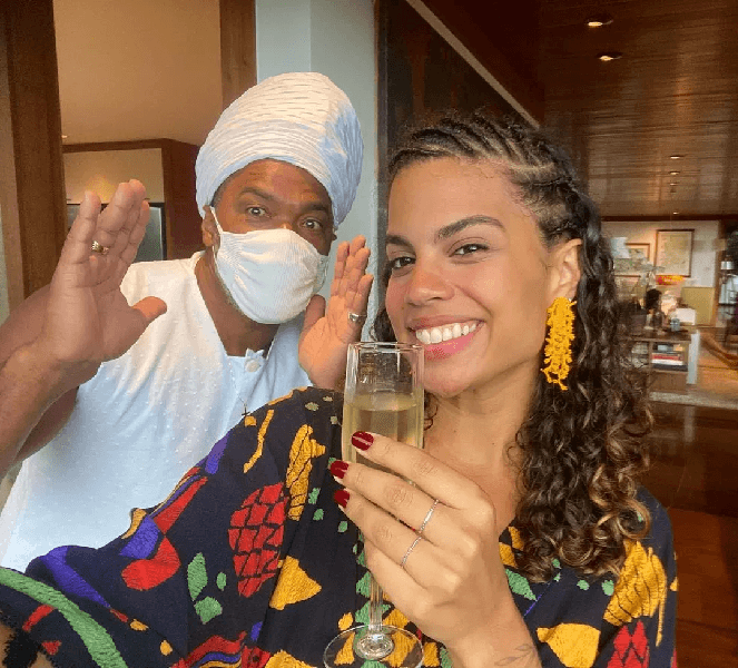 Carlinhos Brown e filha, Clara Buarque (Foto: Divulgação) Carlinhos Brown e filha, Clara Buarque (Foto: Divulgação)