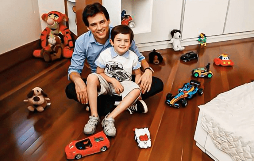 Celso Portiolli no quarto do filho (Foto Reprodução/Youtube) Celso Portiolli no quarto do filho (Foto Reprodução/Youtube)
