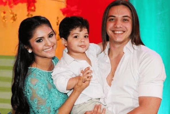 Mileide Mihaile ao lado de Wesley e do filho, enquanto os dois eram casados (Foto: Divulgação) Mileide Mihaile ao lado de Wesley e do filho, enquanto os dois eram casados (Foto: Divulgação)