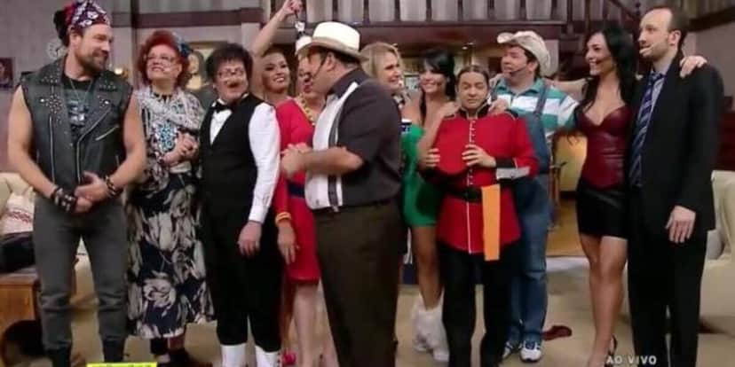Ratinho paga muito bem seus funcionários (Foto Reprodução/SBT) Ratinho paga muito bem seus funcionários (Foto Reprodução/SBT)