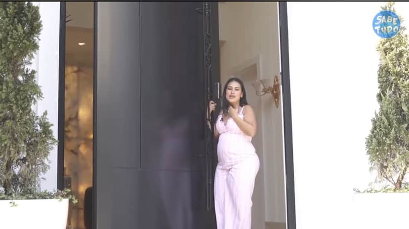 Simone Mendes, esposa do Kaká Diniz, leva uma vida luxuosa com mansões e carros de tirar o fôlego - Foto Reprodução Simone Mendes, esposa do Kaká Diniz, leva uma vida luxuosa com mansões e carros de tirar o fôlego - Foto Reprodução
