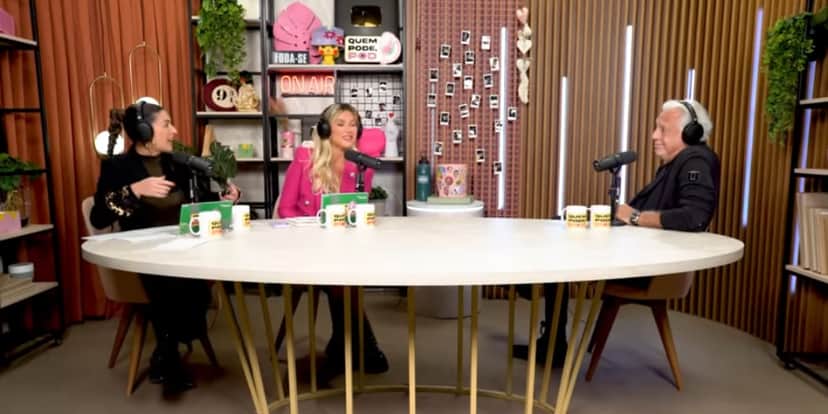 Fernanda Paes Leme e Gio Ewbank se surpreenderam com a quantidade de livros que Antônio Fagundes lê por semana (Reprodução: Youtube) Fernanda Paes Leme e Gio Ewbank se surpreenderam com a quantidade de livros que Antônio Fagundes lê por semana (Reprodução: Youtube)