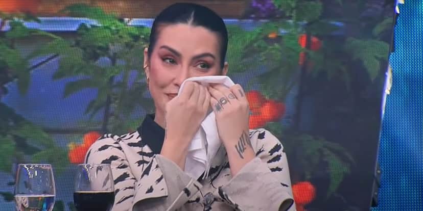 Cleo se emocionou com recado de Fábio Jr. no programa do Faustão (Foto: Reprodução) Cleo se emocionou com recado de Fábio Jr. no programa do Faustão (Foto: Reprodução)