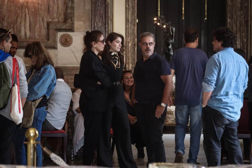 Famosos e amigos se reúnem no Theatro Municipal do Rio de Janeiro, para cerimônia de velório do ator Pedro Paulo Rangel, que faleceu aos 74 anos - Foto Reprodução Famosos e amigos se reúnem no Theatro Municipal do Rio de Janeiro, para cerimônia de velório do ator Pedro Paulo Rangel, que faleceu aos 74 anos - Foto Reprodução