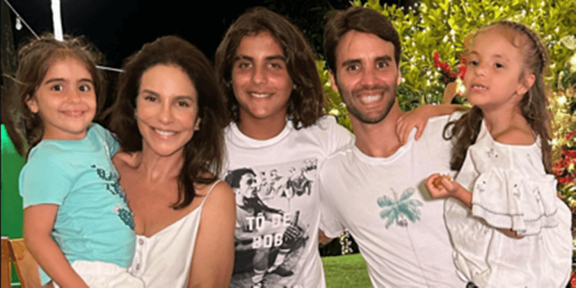 Ivete Sangalo ao lado do marido e filhos (Foto: Reprodução) Ivete Sangalo ao lado do marido e filhos (Foto: Reprodução)