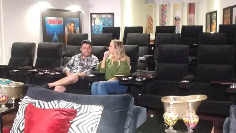 Cinema privativo da mansão (Foto: Reprodução) Cinema privativo da mansão (Foto: Reprodução)