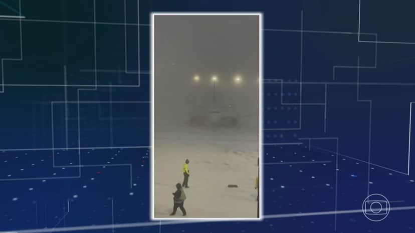 Por causa de uma forte tempestade, vários voos de Natal e Ano Novo foram cancelados (Foto: Reprodução / TV Globo) Por causa de uma forte tempestade, vários voos de Natal e Ano Novo foram cancelados (Foto: Reprodução / TV Globo)