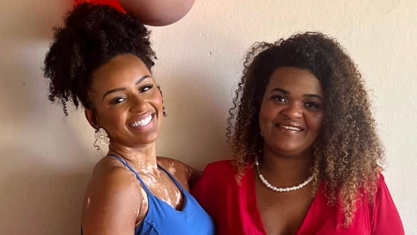 Natália Deodato em foto com a mãe (Imagem: Reprodução) Natália Deodato em foto com a mãe (Imagem: Reprodução)