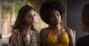 Pastora Dagmar (Heloísa Jorge) fala demais e deixar Lorena (Mariana Sena) e Labibe (Theresa Fonseca) com a pulga atrás da orelha (Foto: Reprodução / Globo) Pastora Dagmar (Heloísa Jorge) fala demais e deixar Lorena (Mariana Sena) e Labibe (Theresa Fonseca) com a pulga atrás da orelha (Foto: Reprodução / Globo)
