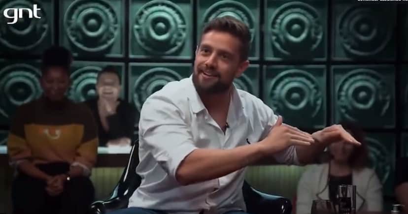 Rafael Cardoso contou história de sexo com a esposa e colocou Igor Rickli no conto sem explicação, gerando possibilidade de menage (Reprodução) Rafael Cardoso contou história de sexo com a esposa e colocou Igor Rickli no conto sem explicação, gerando possibilidade de menage (Reprodução)