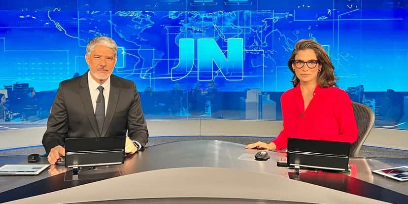 William Bonner e Renata Vasconcellos no Jornal Nacional (Foto: Divulgação / TV Globo) William Bonner e Renata Vasconcellos no Jornal Nacional (Foto: Divulgação / TV Globo)
