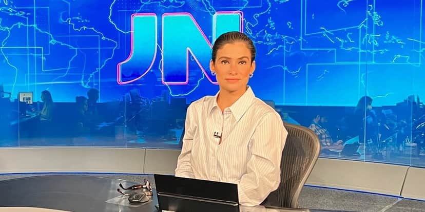 Renata Vasconcellos não apareceu na bancada do Jornal Nacional (Foto: Divulgação / TV Globo) Renata Vasconcellos não apareceu na bancada do Jornal Nacional (Foto: Divulgação / TV Globo)