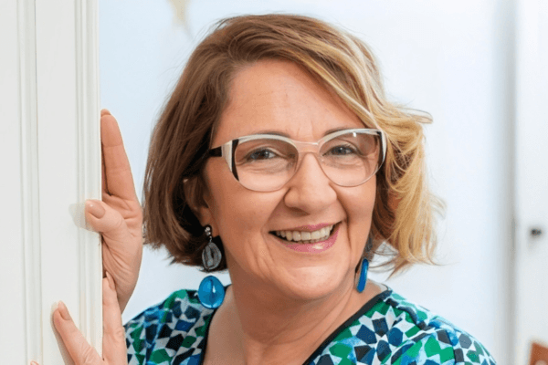 Veja como está a Rosane Gofman, atriz que brilhou em Chocolate com Pimenta como Roseli, e ganhou o coração dos brasileiros - Foto Reprodução Veja como está a Rosane Gofman, atriz que brilhou em Chocolate com Pimenta como Roseli, e ganhou o coração dos brasileiros - Foto Reprodução
