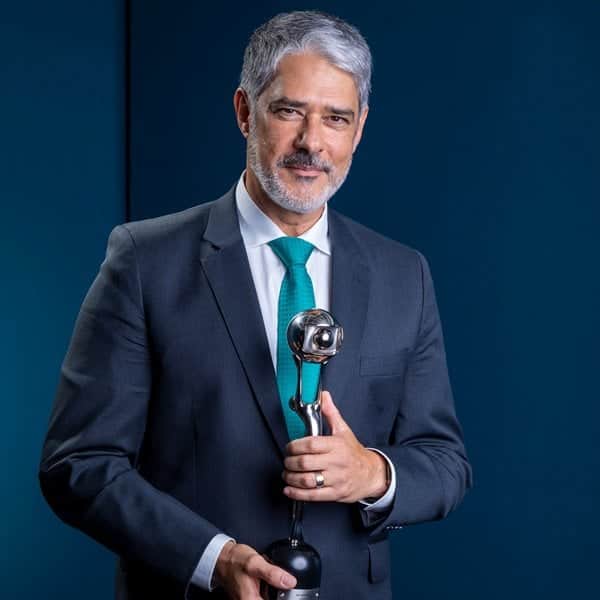 Na Globo, William Bonner deixa o Fábio Porchat no vácuo e humorista usa suas redes sociais para expor o que o âncora fez - Foto Reprodução Na Globo, William Bonner deixa o Fábio Porchat no vácuo e humorista usa suas redes sociais para expor o que o âncora fez - Foto Reprodução