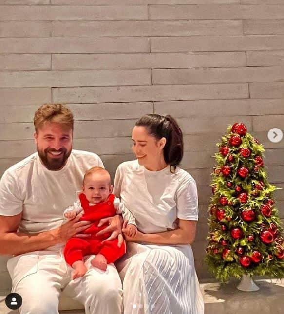 A famosa da Globo, Fernanda Vasconcellos, mostra o rosto do seu bebê em clique raro, e sem dúvidas é o menino mais lindo do mundo - Foto Reprodução Instagram A famosa da Globo, Fernanda Vasconcellos, mostra o rosto do seu bebê em clique raro, e sem dúvidas é o menino mais lindo do mundo - Foto Reprodução Instagram