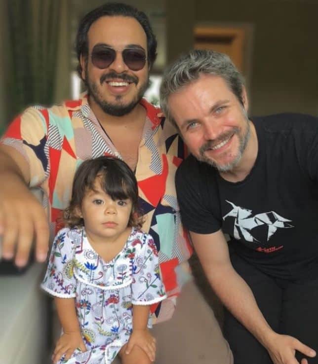 Famoso ator, que irá estrear na nova novela da Globo, "Vai Na Fé", é gay e vive relação com marido gato há anos - Foto Reprodução Famoso ator, que irá estrear na nova novela da Globo, "Vai Na Fé", é gay e vive relação com marido gato há anos - Foto Reprodução