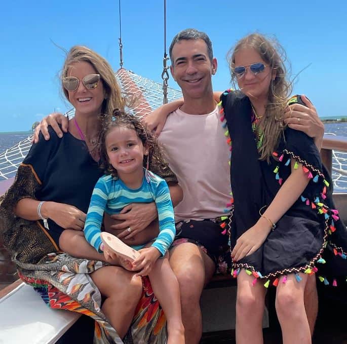 A caçula de César Tralli e Ticiane Pinheiro se tornou a criança mais linda do Brasil e fotos raras podem provar - Foto Reprodução A caçula de César Tralli e Ticiane Pinheiro se tornou a criança mais linda do Brasil e fotos raras podem provar - Foto Reprodução