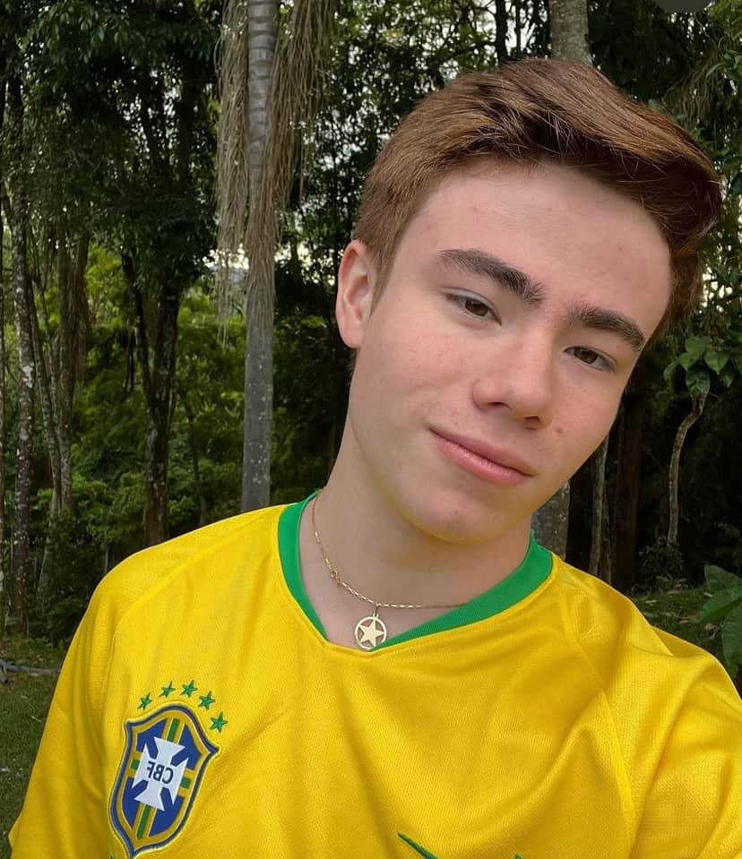 O famoso Matheus Ueta, que apresentou o programa Bom Dia & Cia, do SBT, cresceu e está completamente irreconhecível - Foto Reprodução Instagram O famoso Matheus Ueta, que apresentou o programa Bom Dia & Cia, do SBT, cresceu e está completamente irreconhecível - Foto Reprodução Instagram