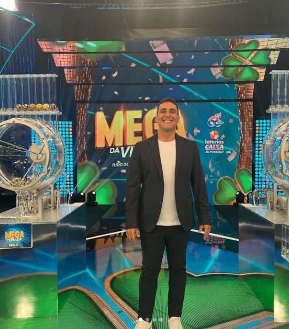 O famoso, André Marques, que já ganhou na Mega-Sena uma vez, confessa novo acerto na Mega da Virada e choca a todos - Foto Reprodução O famoso, André Marques, que já ganhou na Mega-Sena uma vez, confessa novo acerto na Mega da Virada e choca a todos - Foto Reprodução