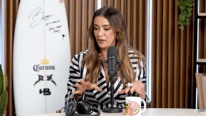 Monica Martelli no podcast de Gio Ewbank (Foto: Divulgação) Monica Martelli no podcast de Gio Ewbank (Foto: Divulgação)