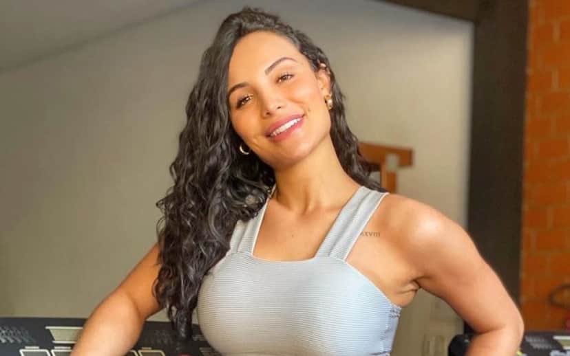 A famosa ALine Mineiro recebeu proposta de um apresentador casado (Foto: Reprodução)