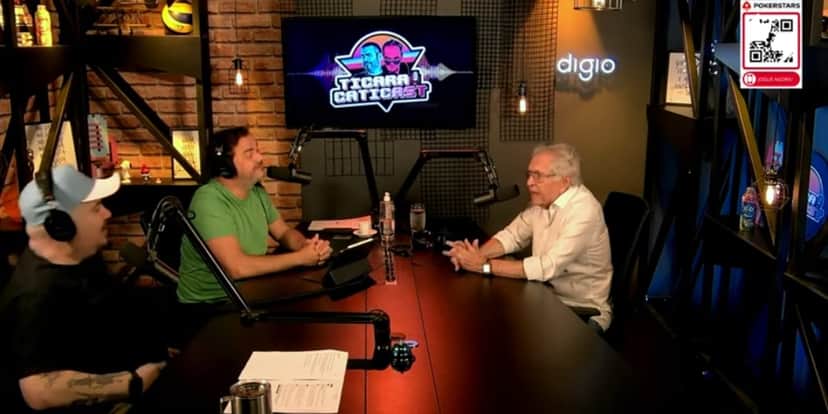 Carlos Alberto no Ticaracaticast (Reprodução: Youtube) Carlos Alberto no Ticaracaticast (Reprodução: Youtube)