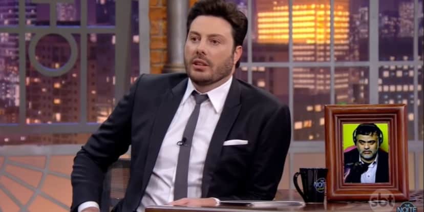 Danilo Gentili fala sobre namoro no The Noite - Foto: Reprodução/SBT Danilo Gentili fala sobre namoro no The Noite - Foto: Reprodução/SBT