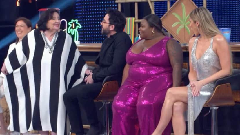 Sem pensar duas vezes, Dona Déa Lúcia, mãe do Paulo Gustavo, manda direta na lata no Domingão com Huck, da Globo - Foto Reprodução Sem pensar duas vezes, Dona Déa Lúcia, mãe do Paulo Gustavo, manda direta na lata no Domingão com Huck, da Globo - Foto Reprodução