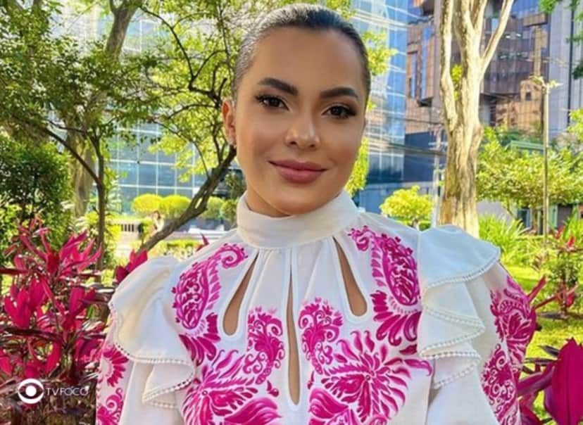 Emilly Araújo faz confissão sobre o prêmio do BBB17: "Fiz muita besteira" (Foto: Reprodução / Instagram) Emilly Araújo faz confissão sobre o prêmio do BBB17: "Fiz muita besteira" (Foto: Reprodução / Instagram)
