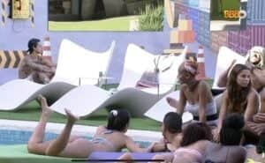BBB23: Gabriel fica excluído de brothers no jardim (Foto: Reprodução / Globoplay) BBB23: Gabriel fica excluído de brothers no jardim (Foto: Reprodução / Globoplay)