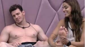 BBB23 - Key confessa 'fetiche' por chulé, expõe nojeira após treinos e deixa Gustavo em choque (Foto: Reprodução / Globoplay) BBB23 - Key confessa 'fetiche' por chulé, expõe nojeira após treinos e deixa Gustavo em choque (Foto: Reprodução / Globoplay)