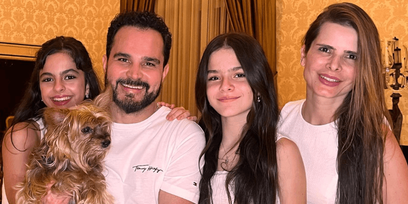 Luciano Camargo surge junto a família e manda recado (Foto: Reprodução) Luciano Camargo surge junto a família e manda recado (Foto: Reprodução)