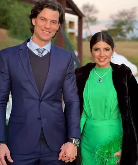 Paula Fernandes e seu namorado Rony Cecconello, o homem mais lindo do Brasil - Foto Reprodução Paula Fernandes e seu namorado Rony Cecconello, o homem mais lindo do Brasil - Foto Reprodução