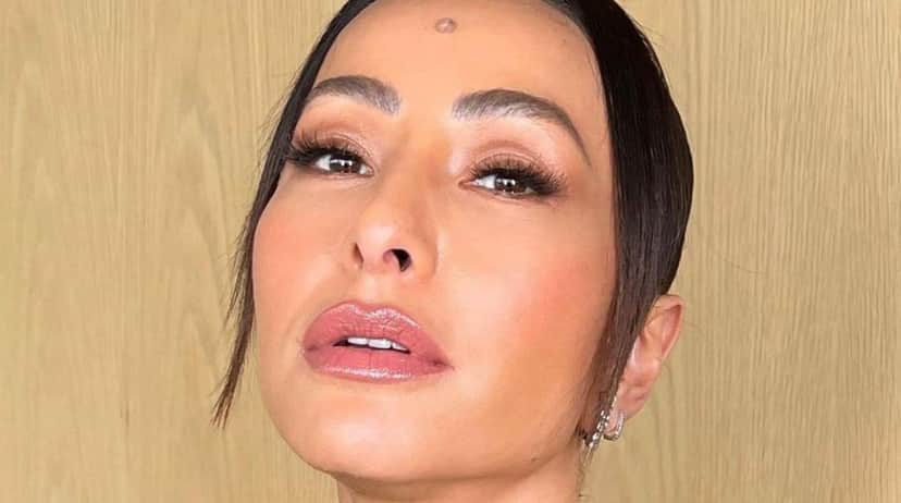 Em entrevista, Sabrina Sato faz forte desabafo, sobre uma situação difícil que passou em sua vida, e a deixou isolada chorando na cama - Foto Reprodução Em entrevista, Sabrina Sato faz forte desabafo, sobre uma situação difícil que passou em sua vida, e a deixou isolada chorando na cama - Foto Reprodução