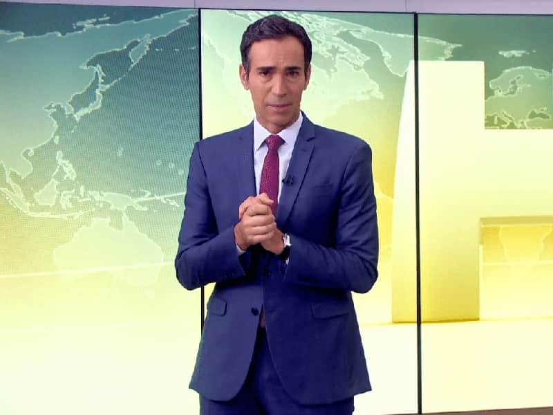 César Tralli sob comando do 'Jornal Hoje' (Foto: Reprodução/ Globo) César Tralli sob comando do 'Jornal Hoje' (Foto: Reprodução/ Globo)