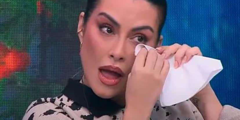 Cleo chorou ao receber declaração de amor de Fábio Jr em rede nacional (Foto: Reprodução / Programa do Faustão na Band) Cleo chorou ao receber declaração de amor de Fábio Jr em rede nacional (Foto: Reprodução / Programa do Faustão na Band)