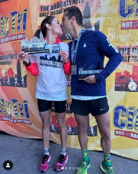 Daniela Cicarelli ao lado do marido após fazer uma maratona, mostrando estar focada na carreira de atleta (Foto: Reprodução/ Instagram) Daniela Cicarelli ao lado do marido após fazer uma maratona, mostrando estar focada na carreira de atleta (Foto: Reprodução/ Instagram)